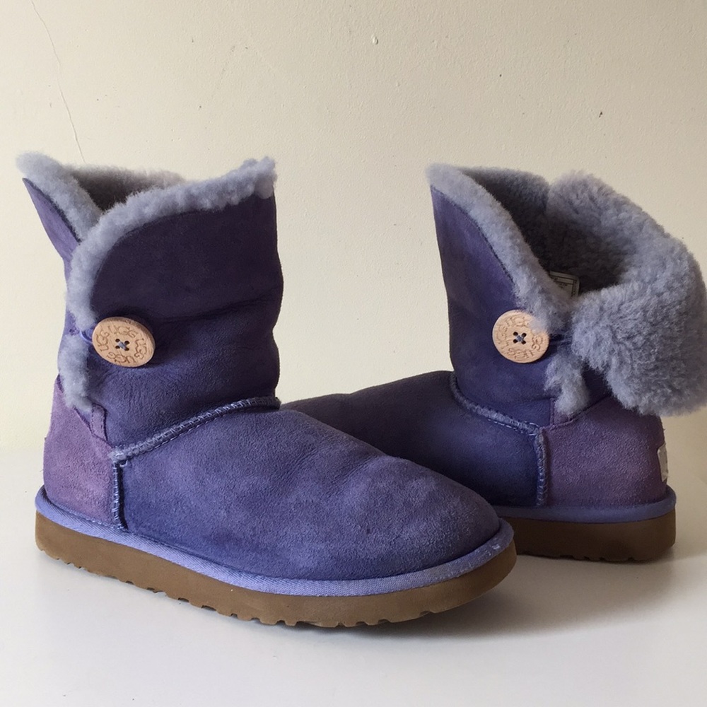 LAVENDAR UGG BOTTON BOOTS